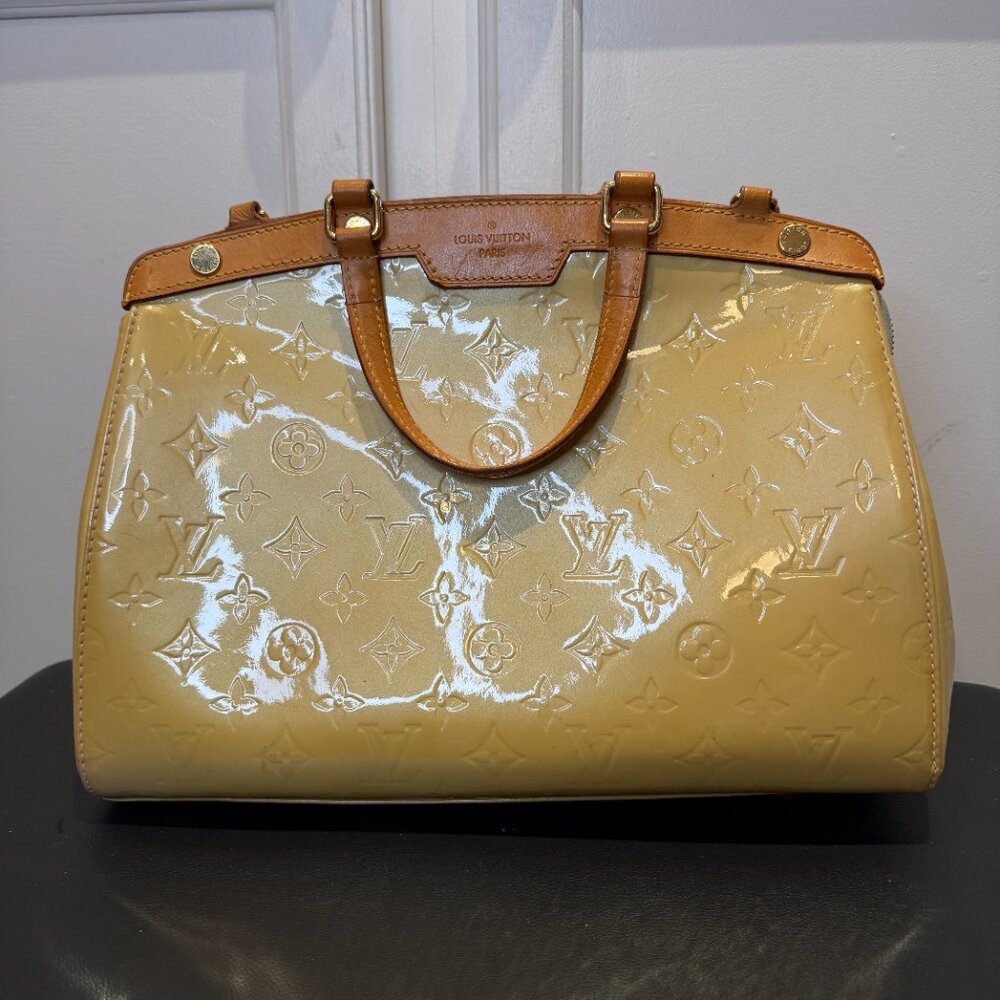 Louis Vuitton Brea MM Hand Bag Purse Citrine Yellow Vernis COA Incl